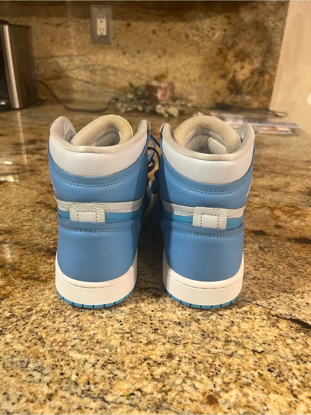 Nike Air Jordan 1 Retro High - Light Blue/White